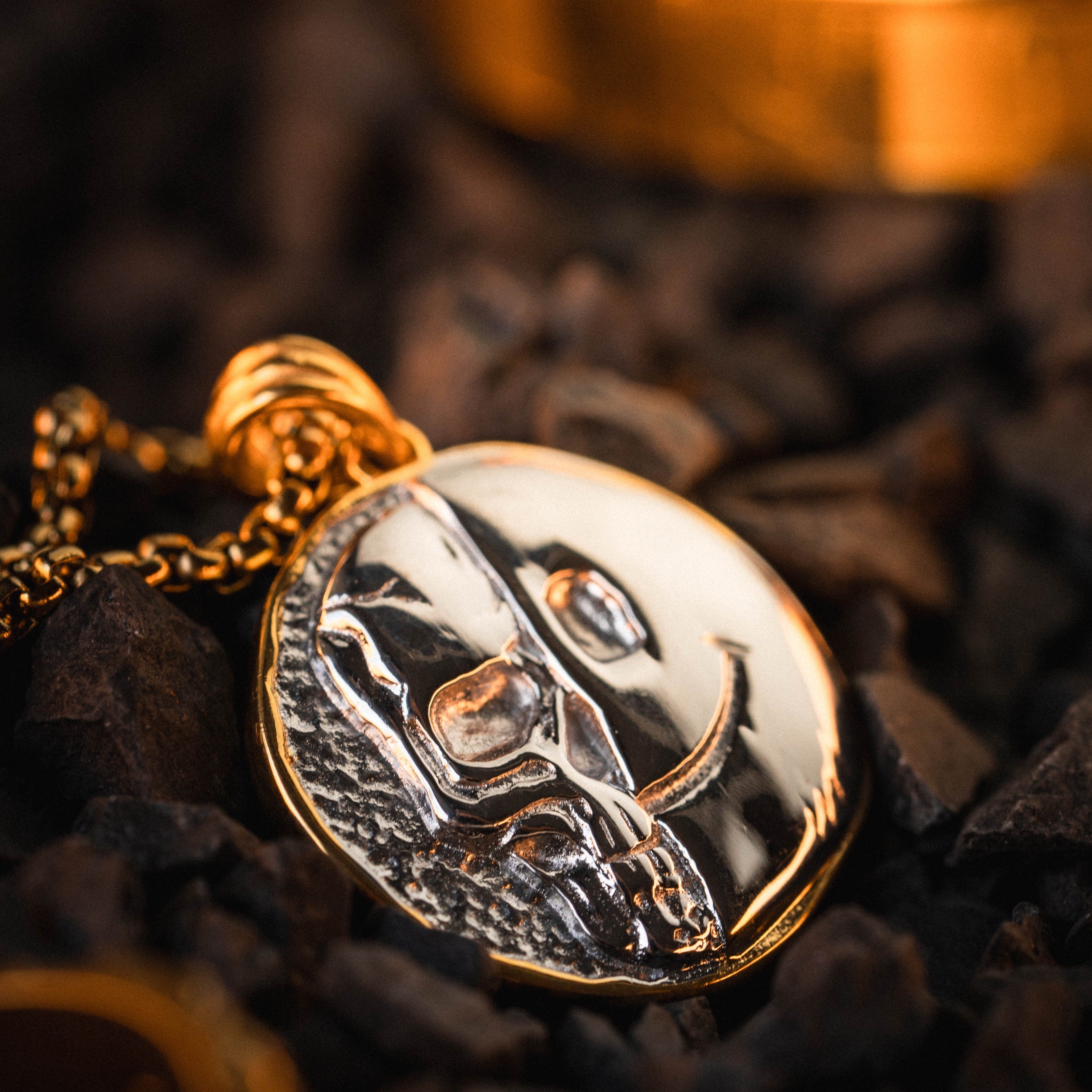 Death Smile: 'Memento Mori' Coin Pendant ( Gold )