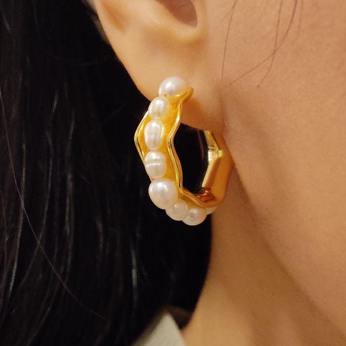 Irregular Gold Hoop Pearl Earrings